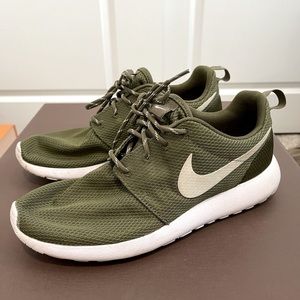 Nike Forest Green Sneakers